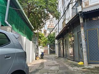 ** hơn 100m ra đường phan xích long  xe hơi đậu cửa  nhà 2 tầng 45,2 m²