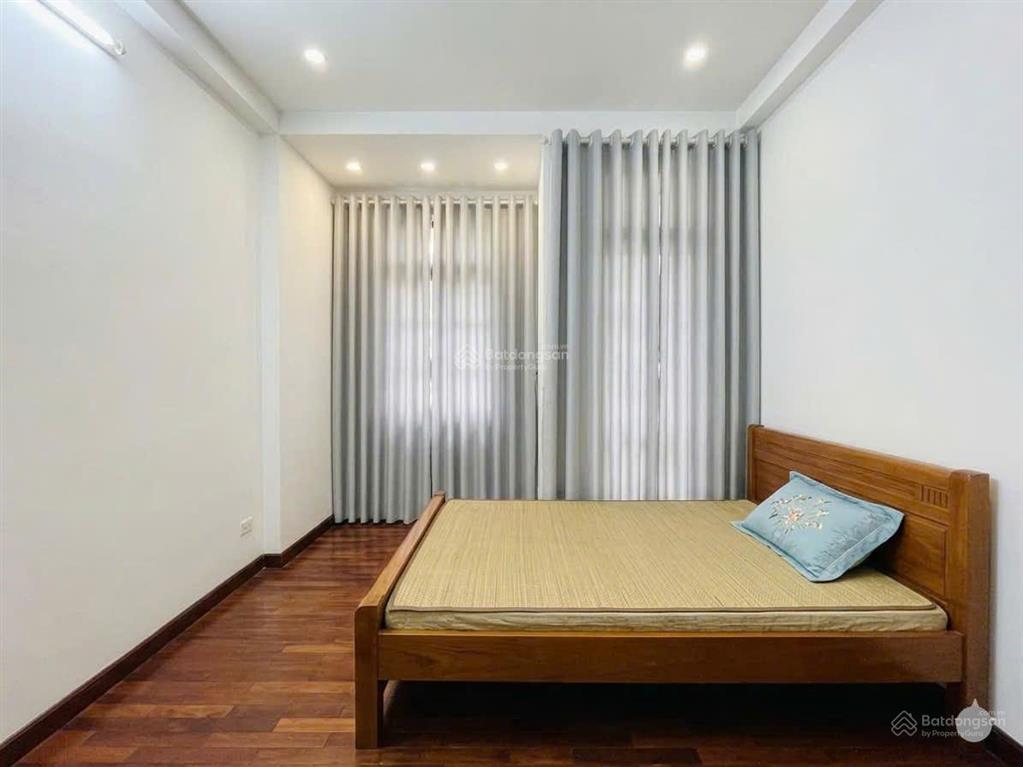 Hiếm * hẻm 4,7m xe hơi đậu cửa nhà 3tầng x 48,2m2 thông ra đường phan đình phùng.