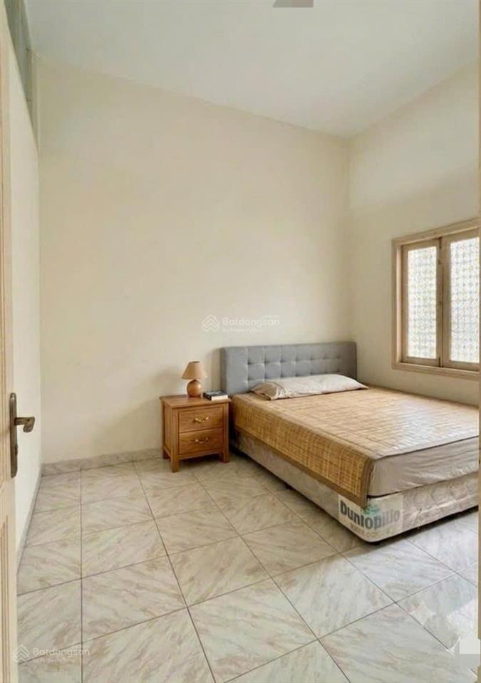 Giá gấp  nhà 2 tầng x 46,8m2  xe hơi đậu cửa ra đường nguyễn văn đậu, q. bình thạnh