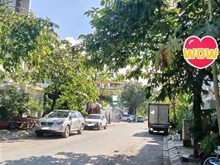 Đường 8m  xe hơi đậu cửa cả ngày. nhà 3 tầng ngay dương quảng hàm  bán gấp