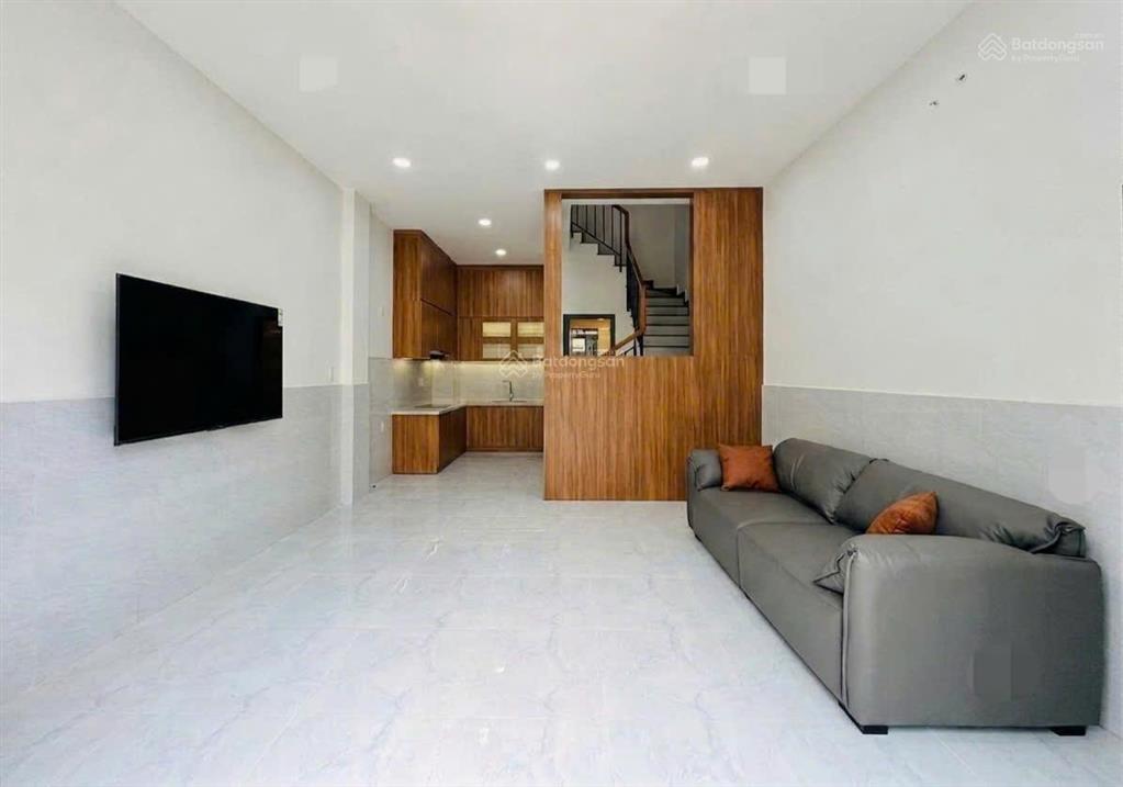Gấp bán 39m2 x 4 tầng nhà đẹp, hẻm 2 xe hơi thông ra dương quảng hàm