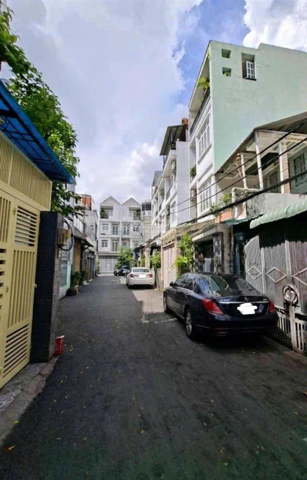 Ngay công viên gia định  nhà 2 tầng x 80m²  hẻm 2 xe hơi  bán gấp.