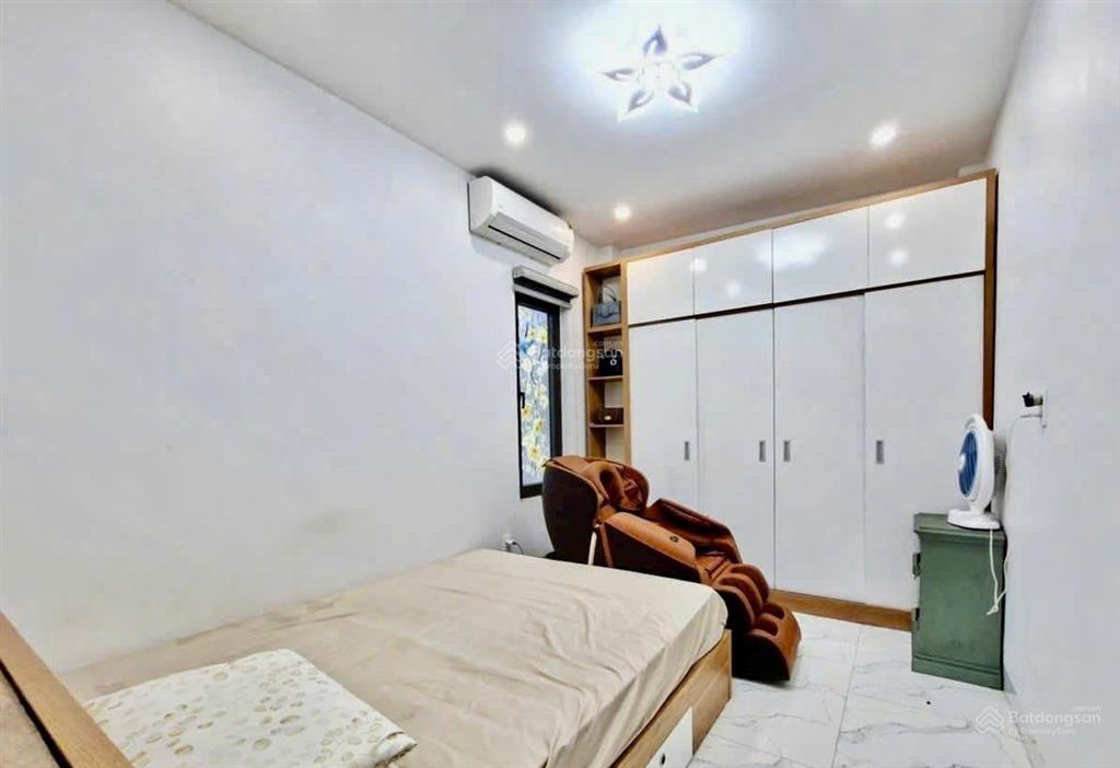 Bán gấp nhà 4t x 73m2 mặt tiền đường lớn  kinh doanh tốt gần bệnh viện đk gia định, q. bình thạnh