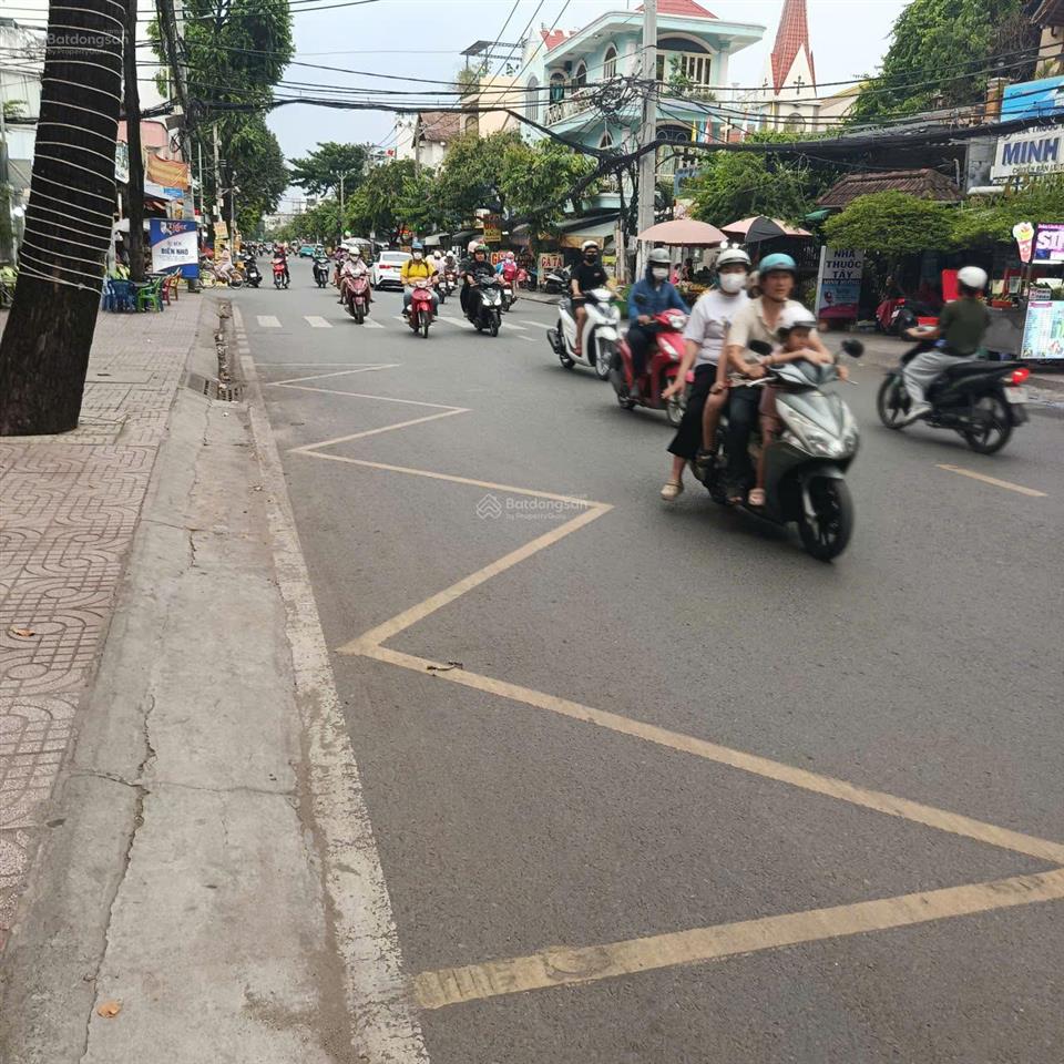 Bán gấp nhà 4t x 73m2 mặt tiền đường lớn  kinh doanh tốt gần bệnh viện đk gia định, q. bình thạnh
