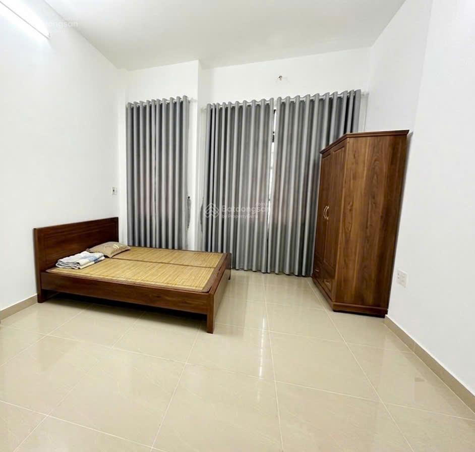 Giá tốt cho chủ mới 2 tầng x 48,2m2 nhà đẹp  xe hơi đỗ cửa ra đường nơ trang long.
