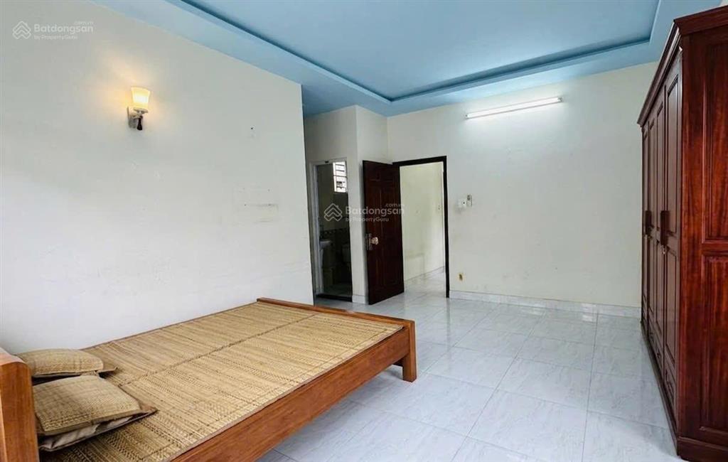 Trung tâm phan xích long, quận phú nhuận  nhà 4 tầng nhỏ xinh  giá cực tốt