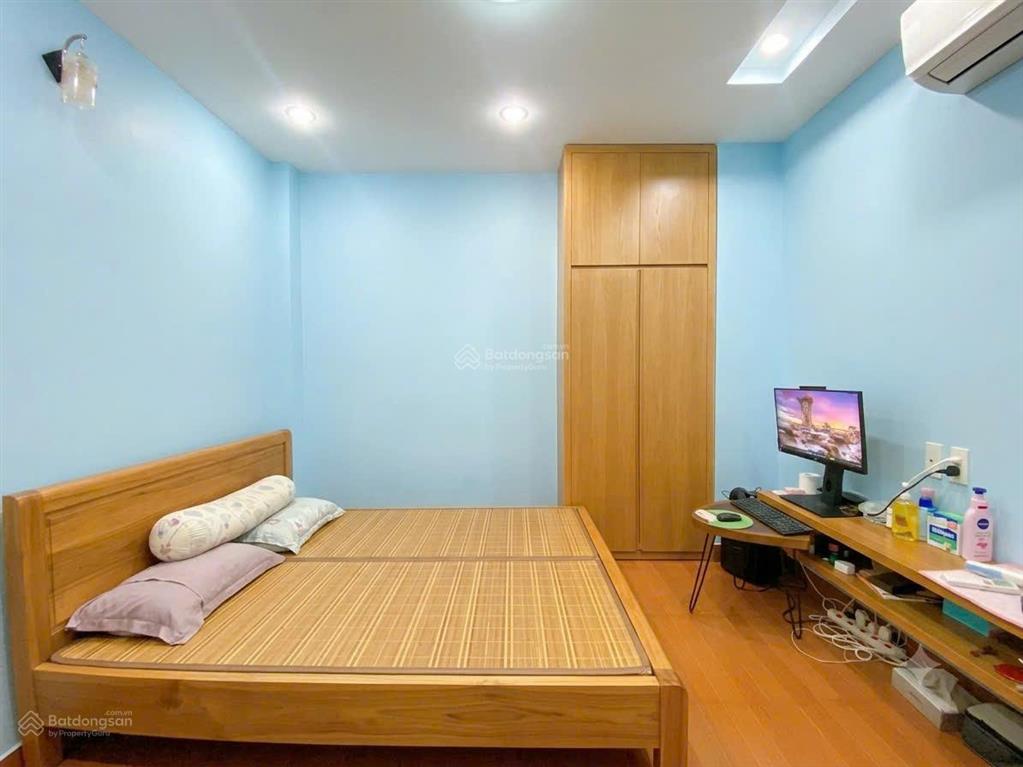 Trung tâm phan xích long, quận phú nhuận  nhà 4 tầng nhỏ xinh  giá cực tốt