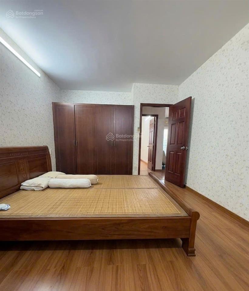 Sang  đẹp nhà 4 tầng x 44m² đường hoa  khu phan xích long  bán gấp