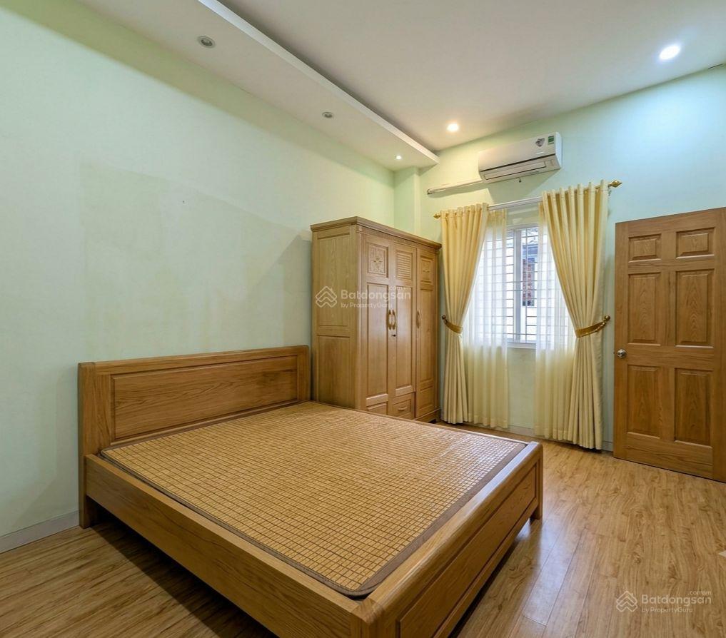 Nhà đẹp 52m2x2 tầng  hẻm xe hơi thông ra nguyễn văn công