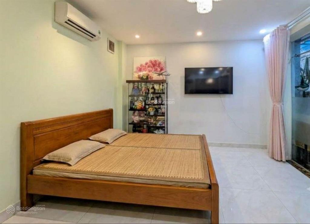 Nhà đẹp 52m2x2 tầng  hẻm xe hơi thông ra nguyễn văn công