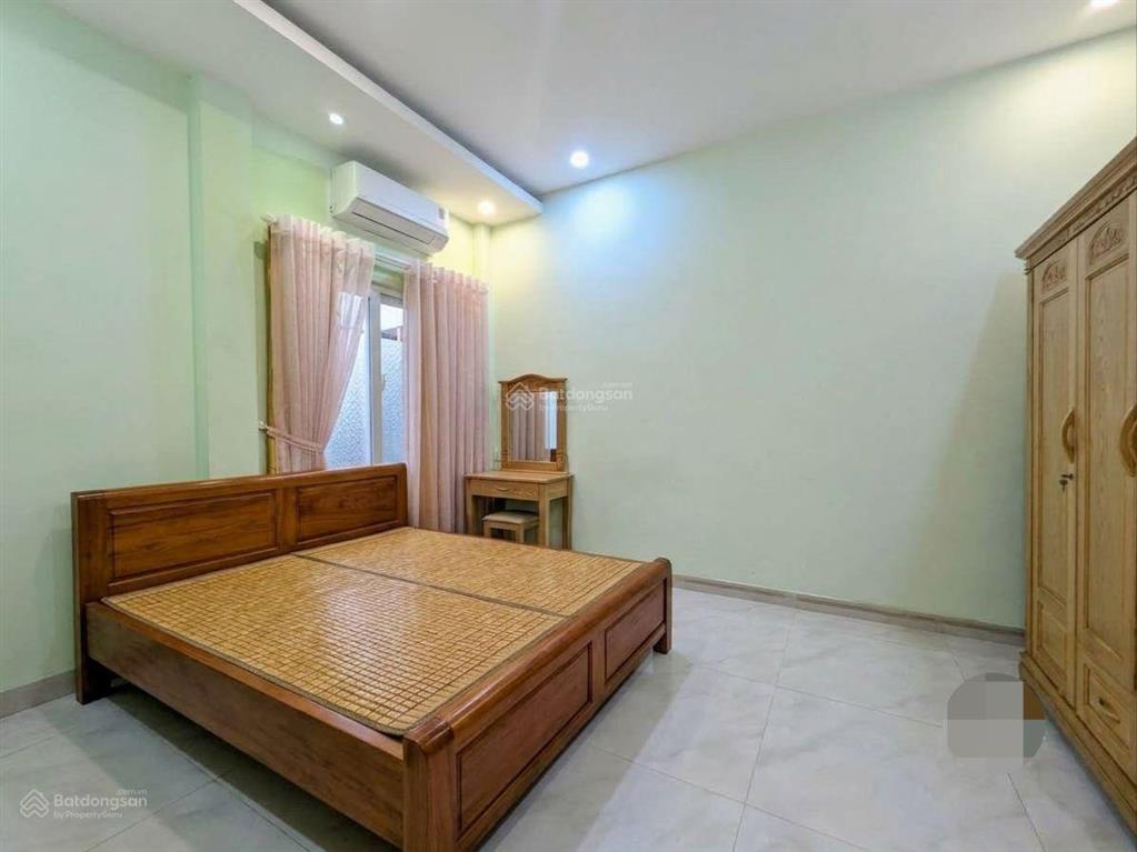 Nhà đẹp 52m2x2 tầng  hẻm xe hơi thông ra nguyễn văn công
