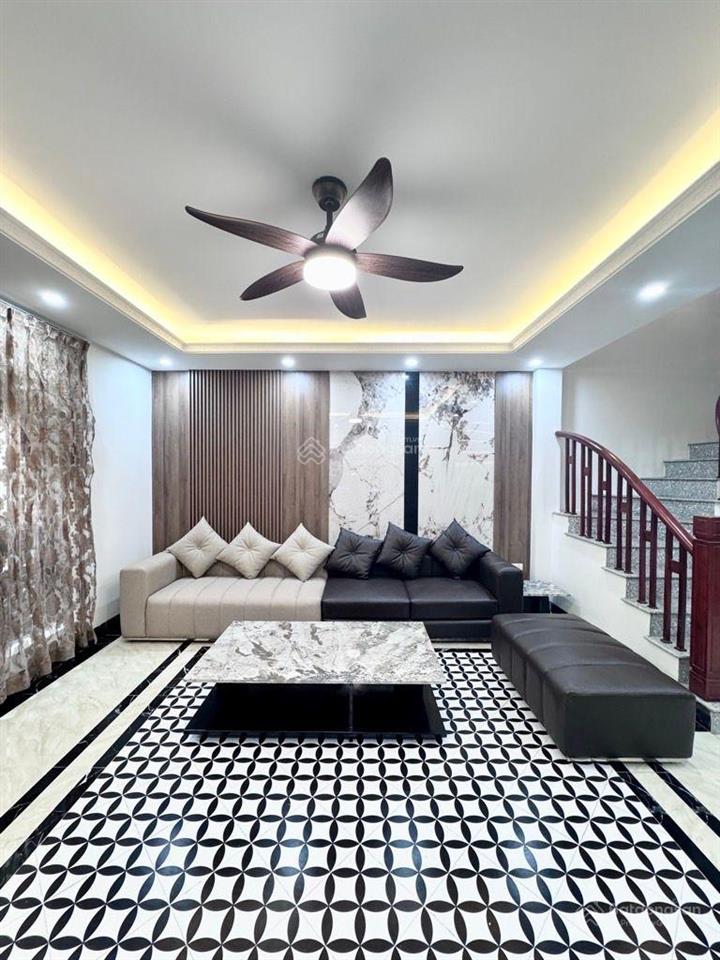 Bán nhà thạch bàn ô tô đỗ cửa  vị trí nhà ngõ rộng 6 tầng42m  giá rẻ