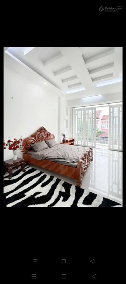 Bán căn biệt thự kế công viên. cạnh bến xe quận 8.