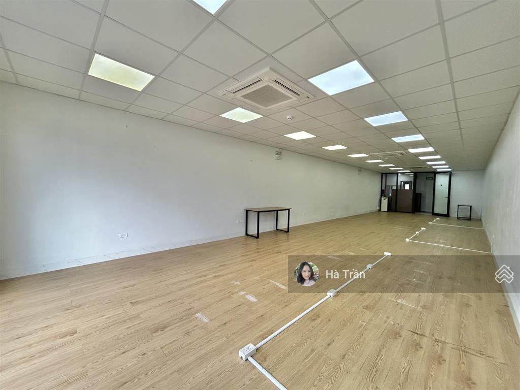 Còn trống 1 sàn hiếm có mặt phố yên lãng 110m2 cho thuê 20tr/tháng, thang máy, hầm xe, miễn phí dv