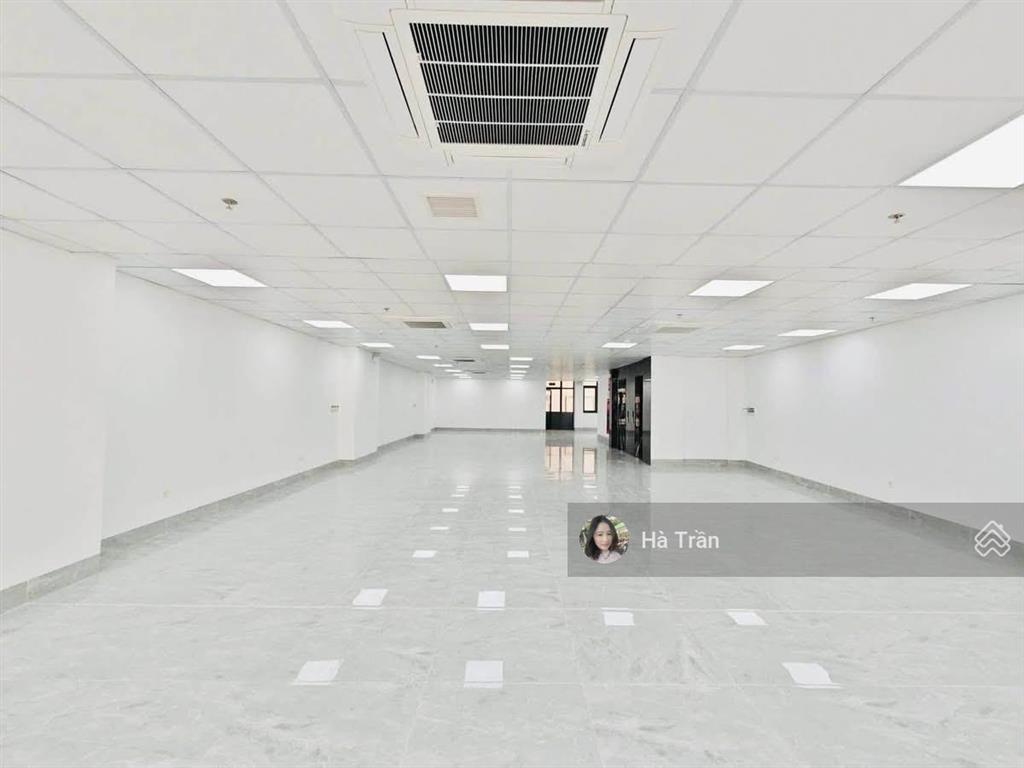 Tìm đâu ra! sàn vp trần thái tông 230m2 cho thuê 34tr/tháng, thang máy, hầm xe, bãi ô tô ngay cạnh