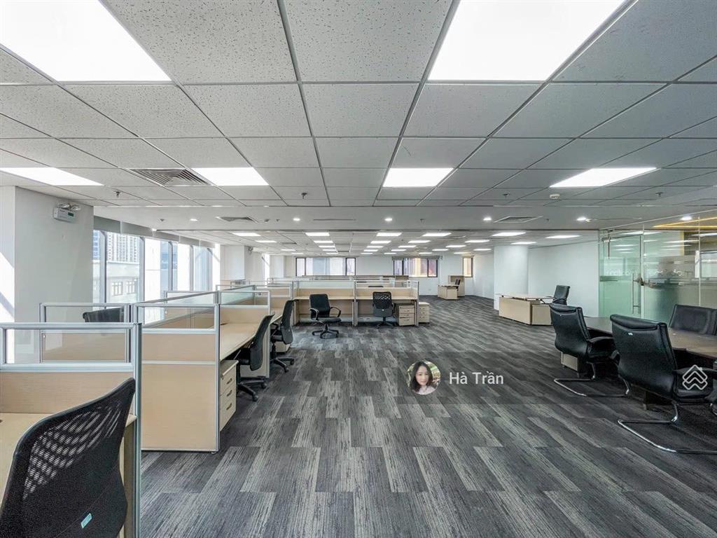 Giảm mạnh! sàn vp phố duy tân 110m2 cho thuê 31,5tr/tháng, 2 hầm xe, 3 thang máy, pccc nghiệm thu