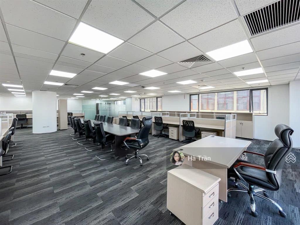 Giảm mạnh! sàn vp phố duy tân 110m2 cho thuê 31,5tr/tháng, 2 hầm xe, 3 thang máy, pccc nghiệm thu