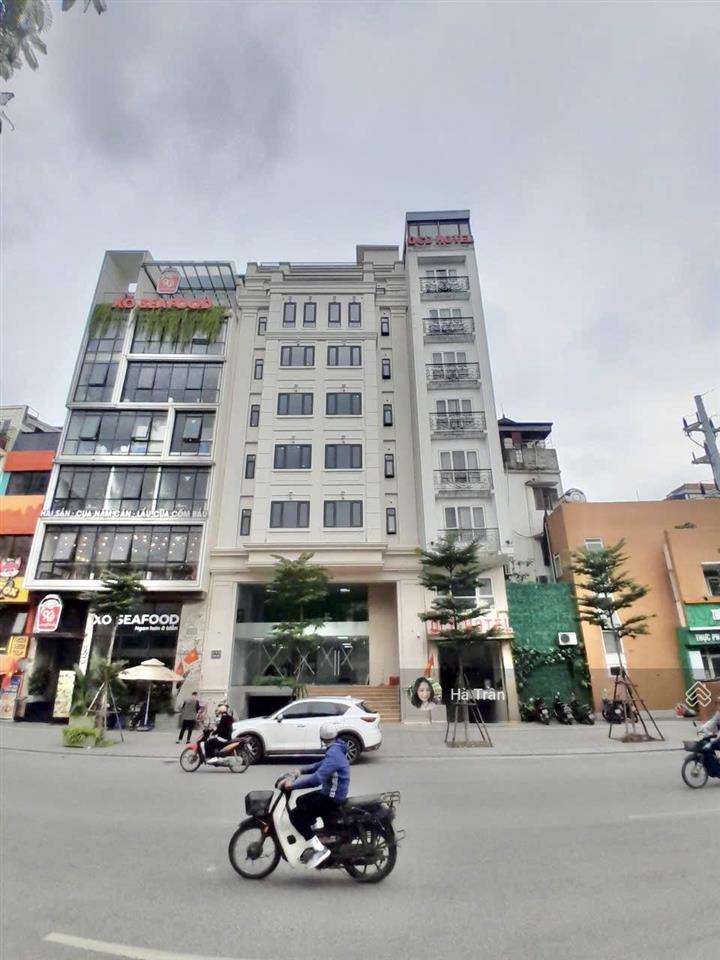 Sàn luxury! mặt phố hoàng cầu 180m2 cho thuê 48tr/tháng, 2 thang máy, hầm xe, 2 mặt tiền, bảo vệ