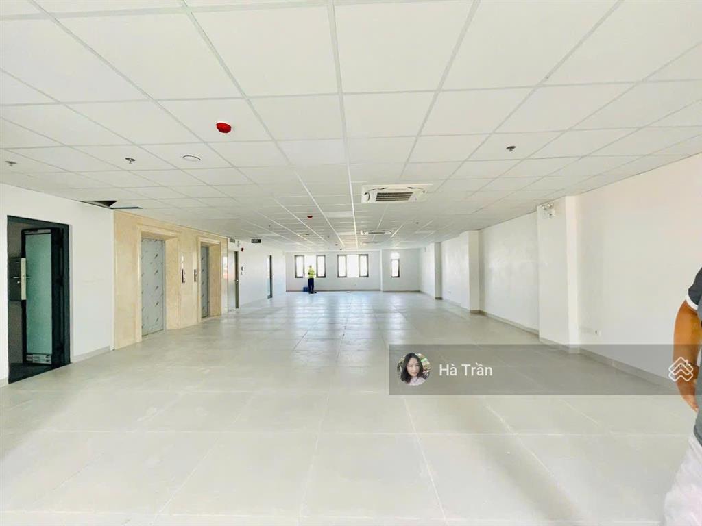 Vip! sàn xã đàn 180m2 cho thuê 48tr/tháng, thang máy, hầm xe, 2 mặt phố, mặt tiền 10m bề thế