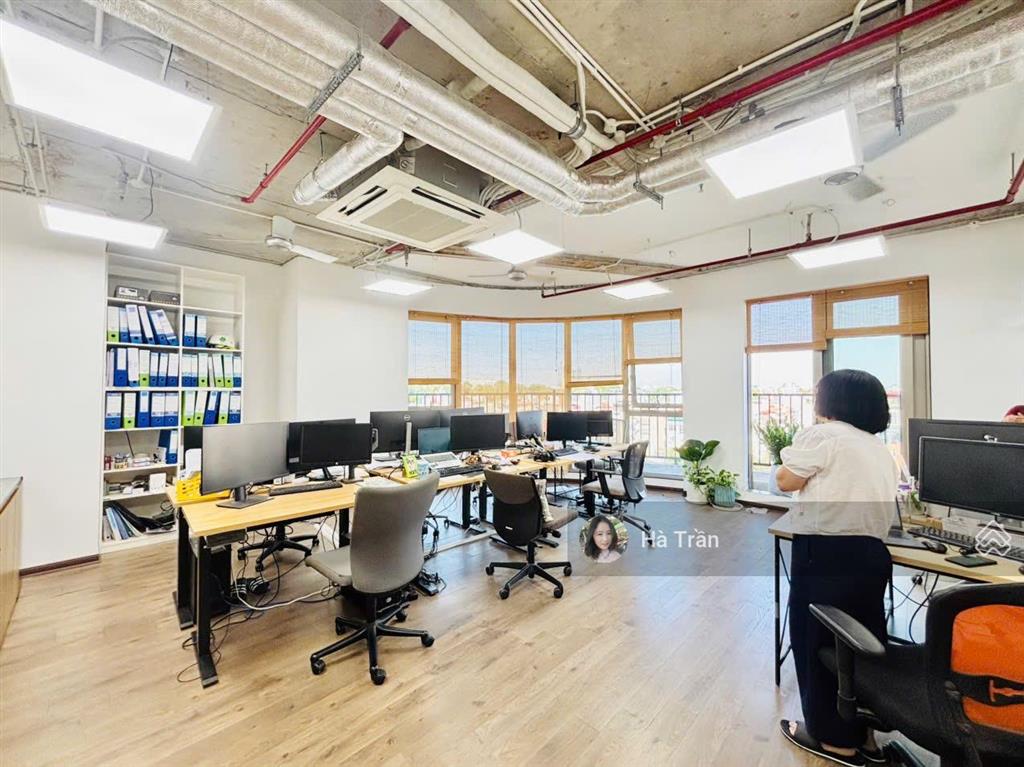Nhanh chân! sàn vp đội cấn 140m2 cho thuê 26tr/tháng, view hồ, thang máy, 2 hầm xe, lô góc thoáng