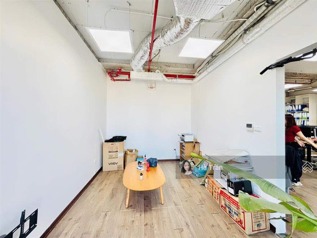 Nhanh chân! sàn vp đội cấn 140m2 cho thuê 26tr/tháng, view hồ, thang máy, 2 hầm xe, lô góc thoáng