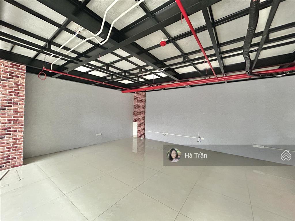 Gấp! sàn spa thái hà 150m2 cho thuê 30tr/tháng, mặt tiền 12m, hầm xe, bãi đỗ ô tô, bảo vệ 24/7