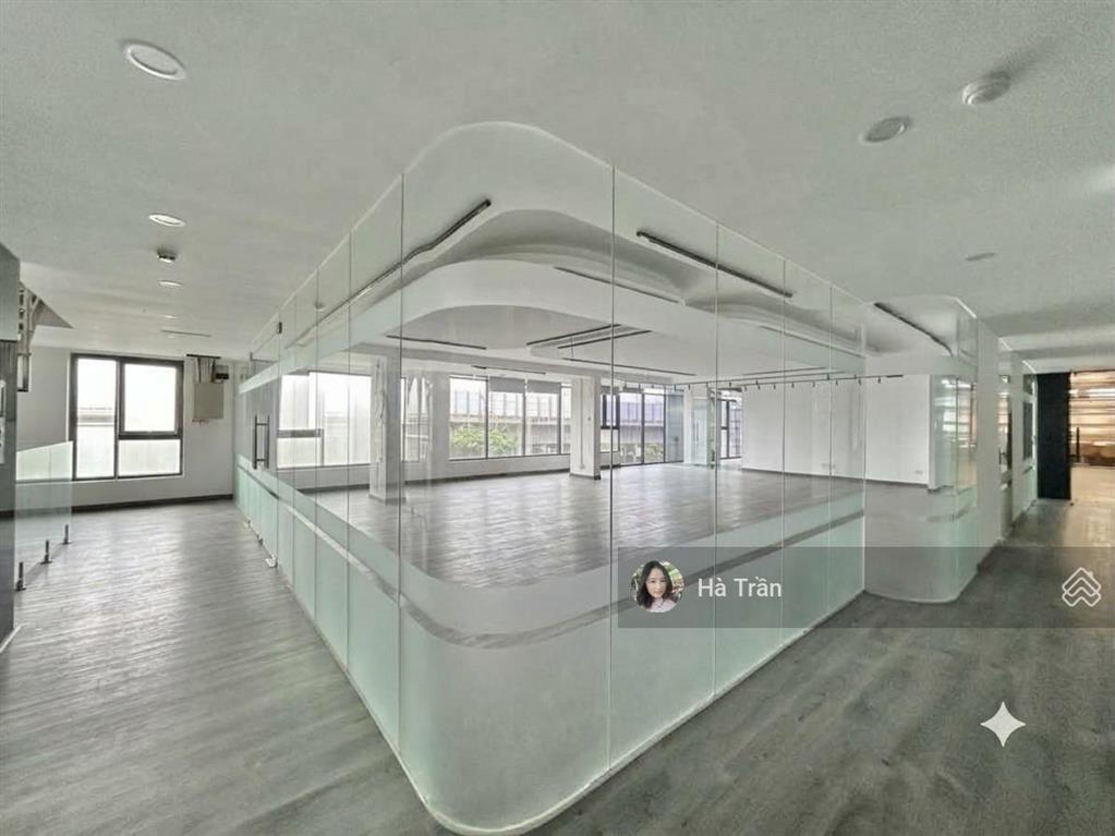 Đẹp mê! sàn vp kết hợp showroom mặt phố hoàng cầu 130m2 mặt tiền 15m, vỉa hè, view hồ, bảo vệ 24/7