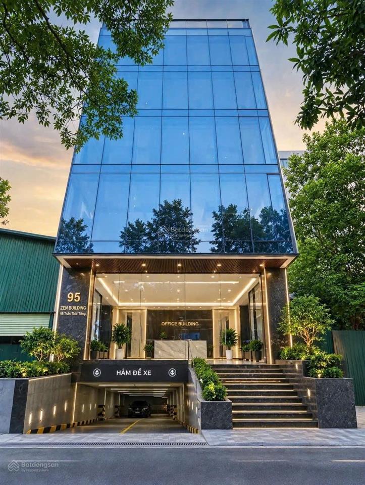 Mới toanh! tòa vp trần thái tông 190m2 cho thuê 39tr/tháng, hầm xe, thang máy, mặt tiền 8m