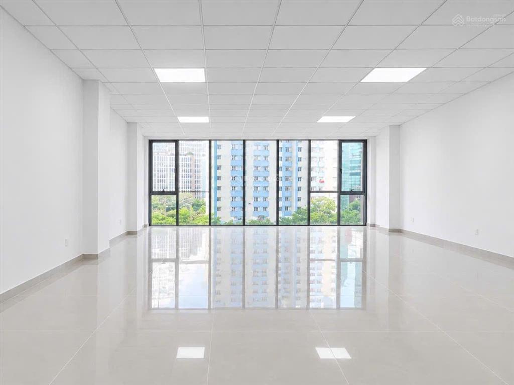 Mới toanh! tòa vp trần thái tông 190m2 cho thuê 39tr/tháng, hầm xe, thang máy, mặt tiền 8m