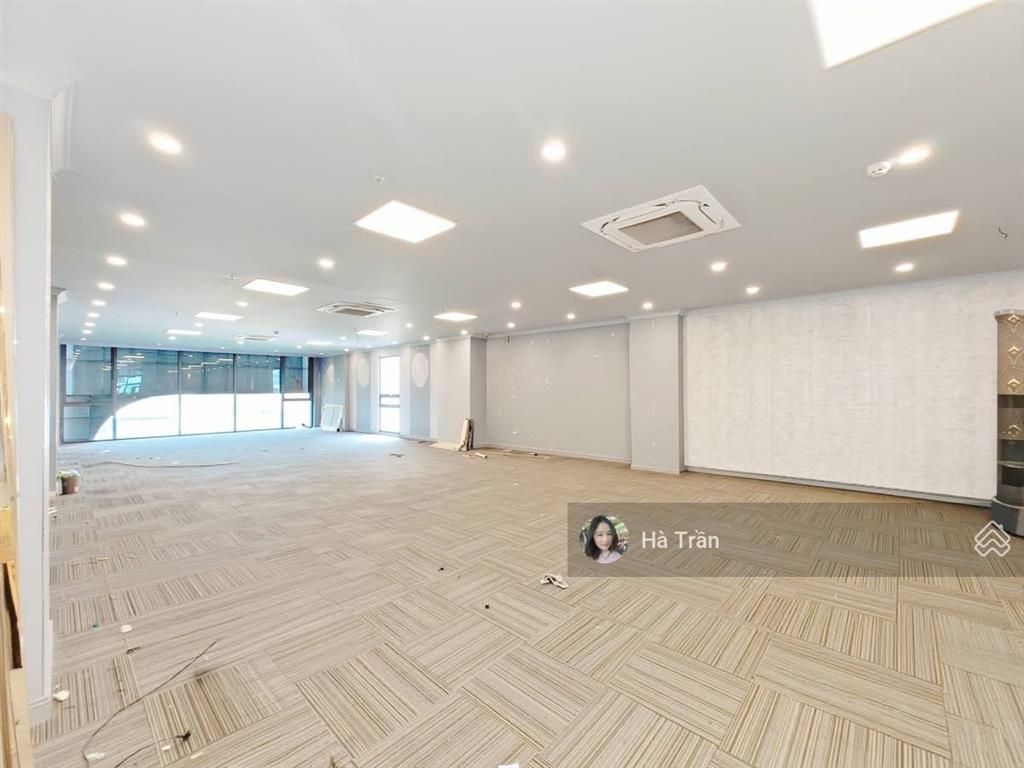 Ngon luôn! sàn văn phòng hoàng văn thái 180m2 cho thuê 40tr/tháng, thang máy, hầm xe, sẵn trần thảm