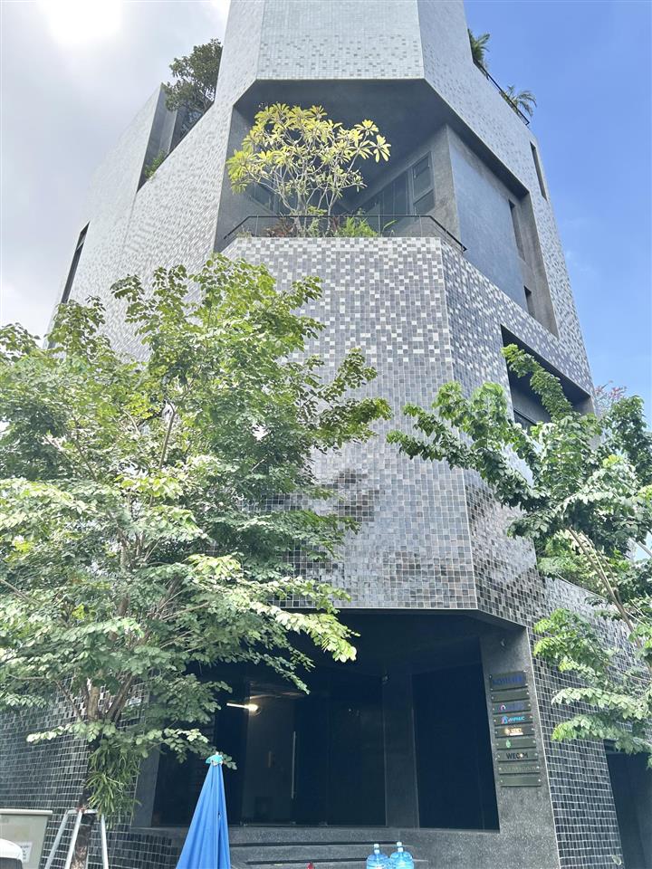 Thiết kế phong cách! sàn vp nguyễn xiển 120m2 cho thuê 21tr/tháng, thang máy, hầm xe, thoáng sáng