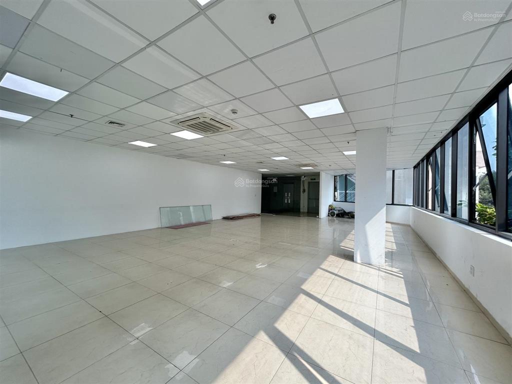 Giảm giá! sàn vp vương thừa vũ 130m2 chỉ 30tr/tháng, thang máy, hầm xe, vận hành chuyên nghiệp