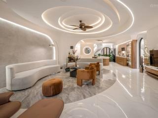 Bán nhà thiết kế đơn giản nhưng sang trọng, không phô trương, ngõ ô tô, khu vip tây hồ