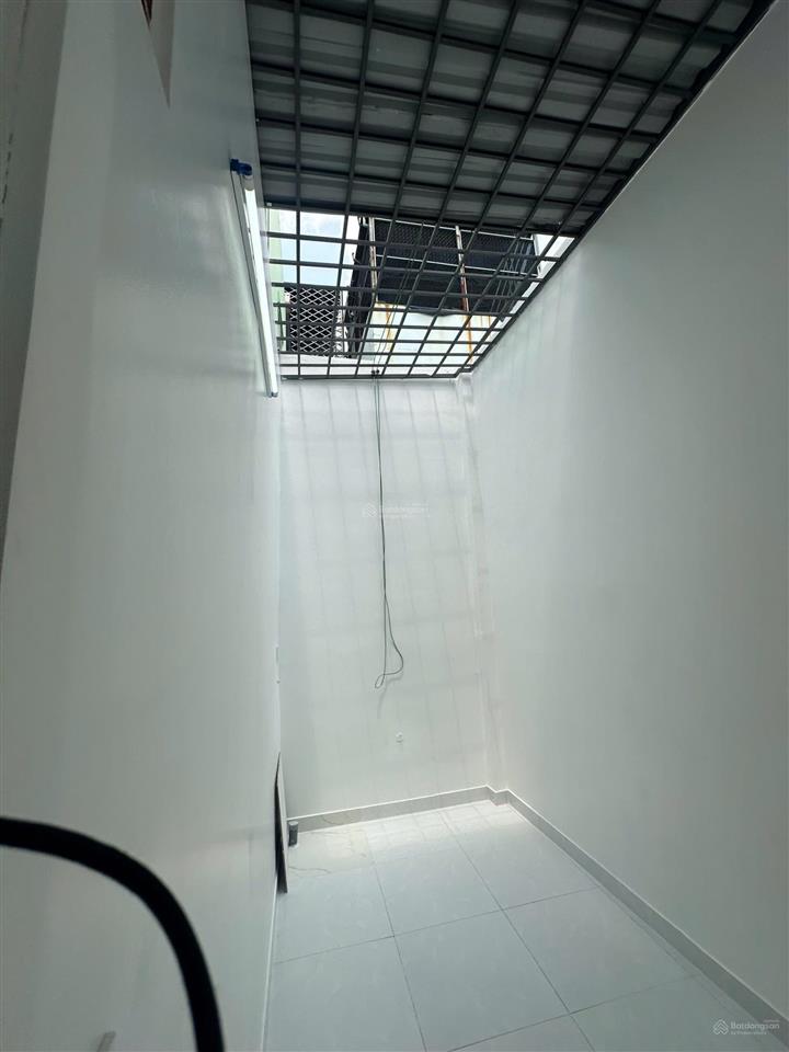 Bán nhà đường số 10. 4,5x17m. 1 trệt 1 lầu hẻm oto tránh