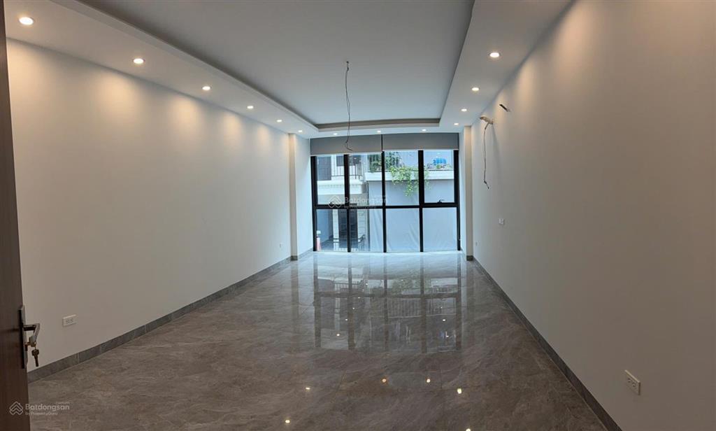 Bán nhà nguyên căn 6 tầng  có thang máy sổ đỏ trao tay