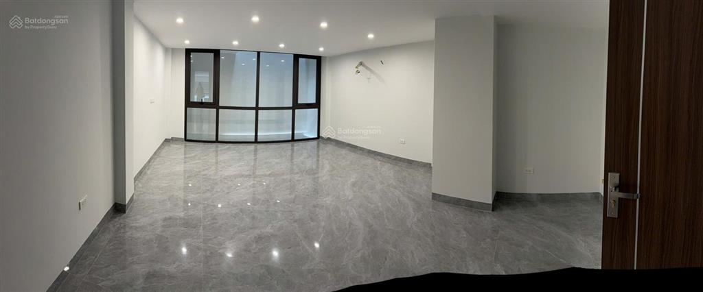 Bán nhà nguyên căn 6 tầng  có thang máy sổ đỏ trao tay
