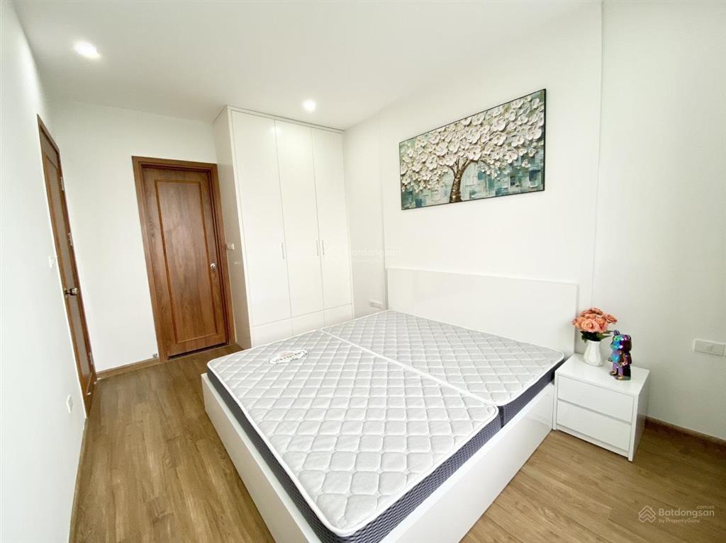 Bán nhanh căn 2pn 62m2 tại cc iris garden, view đẹp, giá 5.7 tỷ có slot oto .  0906 241 ***