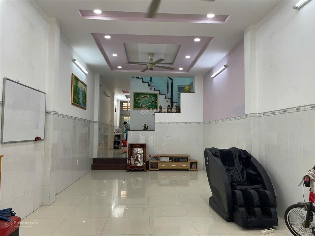 Nhà 2 mặt hẻm ngay quang trung  nguyễn kiệm. dt 4x18m, 1 trệt 2 lầu. giá 10,5 tỷ tl
