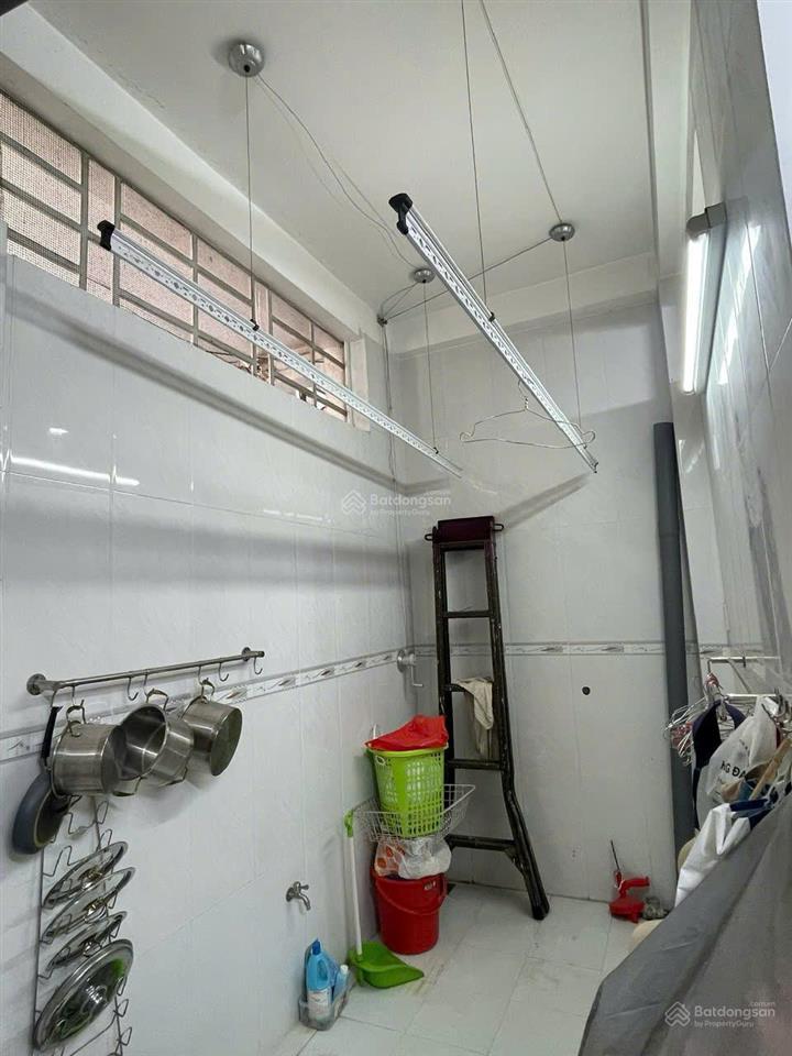 Nhà 2 mặt hẻm ngay quang trung  nguyễn kiệm. dt 4x18m, 1 trệt 2 lầu. giá 10,5 tỷ tl