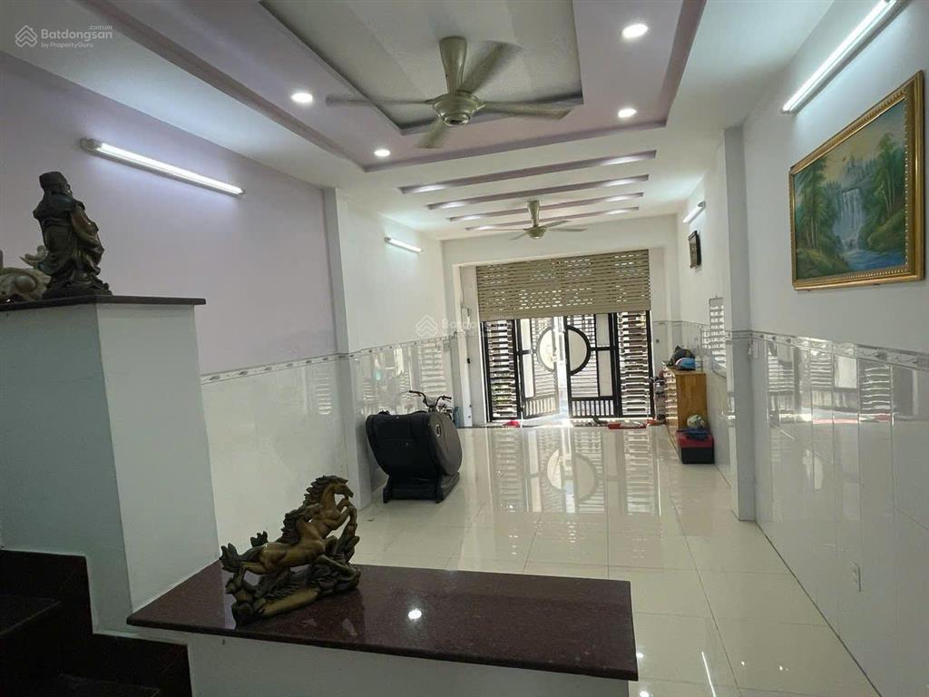 Nhà 2 mặt hẻm ngay quang trung  nguyễn kiệm. dt 4x18m, 1 trệt 2 lầu. giá 10,5 tỷ tl