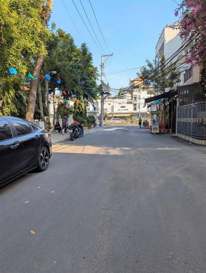 Nhà hxh 8m dương quảng hàm p.6 gò vấp, dt 4x17m, 1 trệt 3 lầu. giá 10,5 tỷ tl