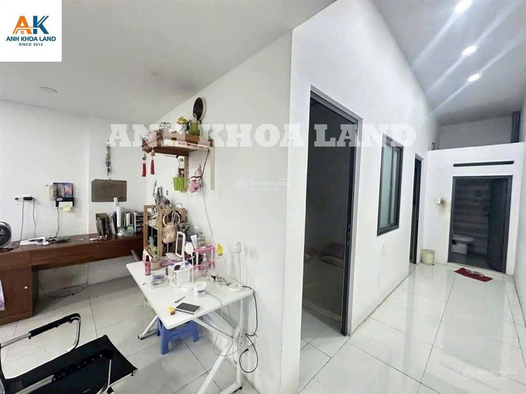Bán nhà mới mặt tiền tân hoà 2 ngay man thiện vị trí cực kì tiềm năng phù hợp vừa ở vừa kinh doanh