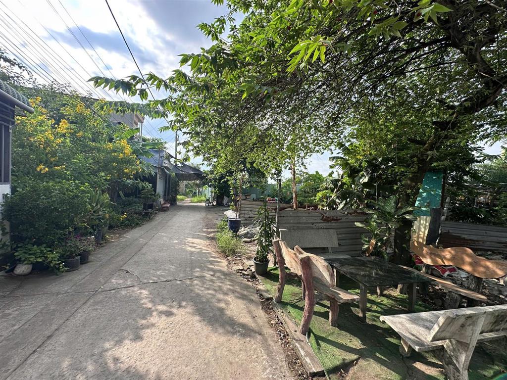 Bán đất xây chdv ngay đường số 4 trường thọ, cách xa lộ hà nội và vành đai 2 chỉ 300m ngộp bank