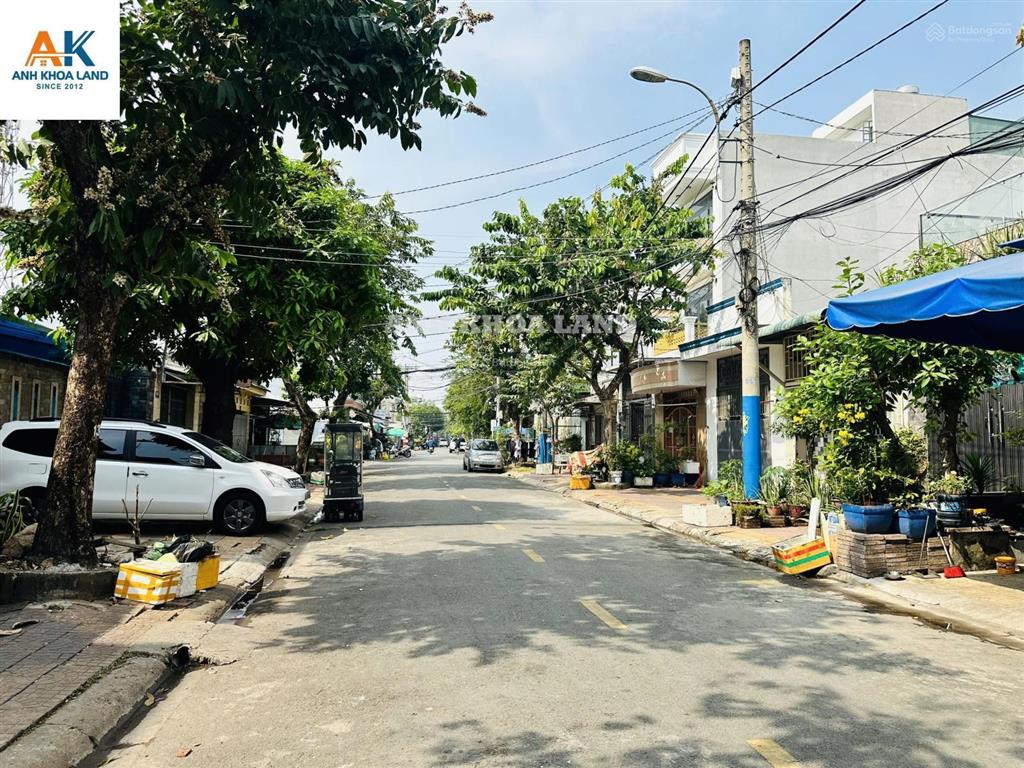 Bán nhà 3 tầng mới mặt tiền đường 14 phước bình đường vào 16m thông thoáng giá tốt nhất khu vực này