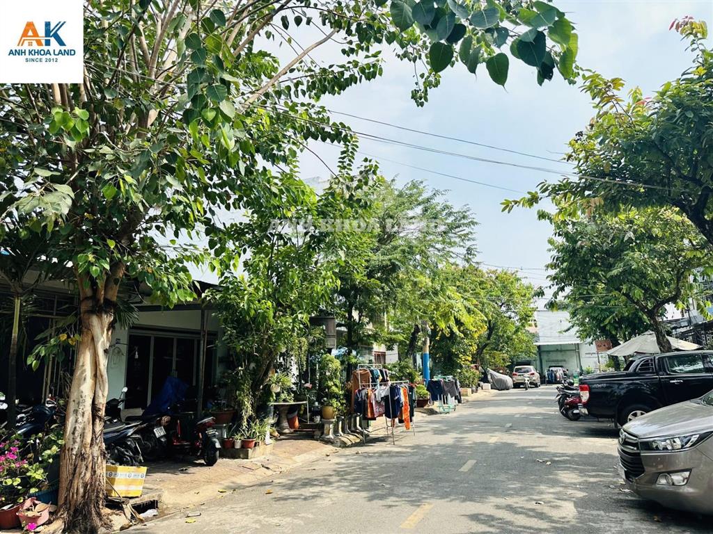 Bán nhà 3 tầng mới mặt tiền đường 14 phước bình đường vào 16m thông thoáng giá tốt nhất khu vực này