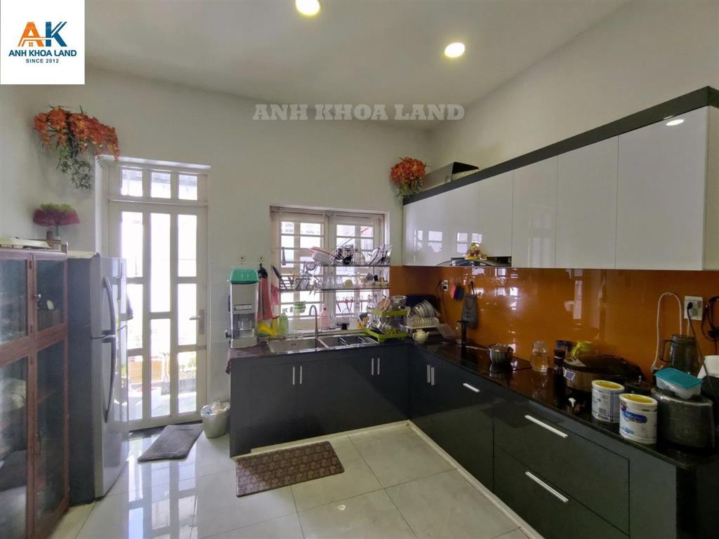 Bán nhà 3 tầng mới mặt tiền đường 14 phước bình đường vào 16m thông thoáng giá tốt nhất khu vực này