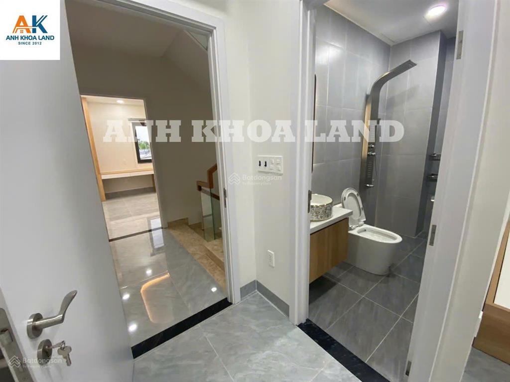 Bán nhà mới xây 4 tầng kdc ngay đường số 2 cách xa lộ hà nội và phạm văn đồng 400m kế vành đai 2