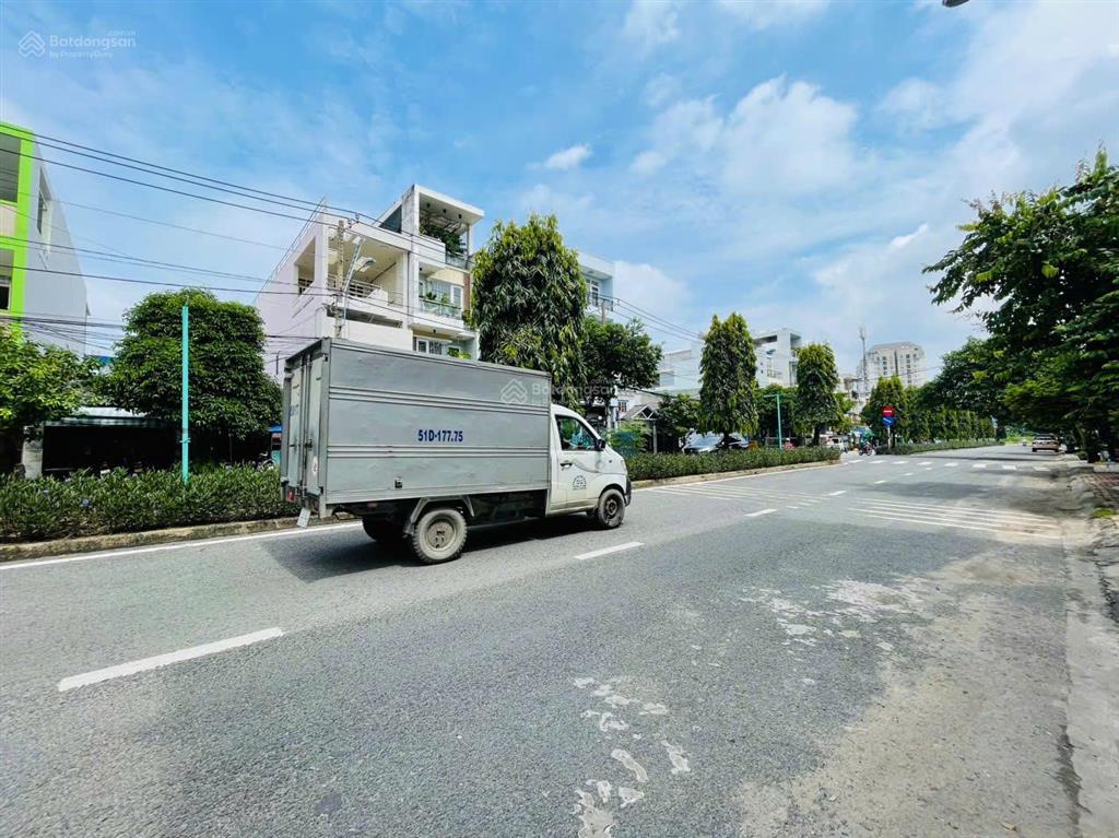 Bán gấp nhà mặt tiền kinh doanh đại lộ 3 vip nhất khu phước bình ngay đỗ xuân hợp giá f0 đầu tư tốt