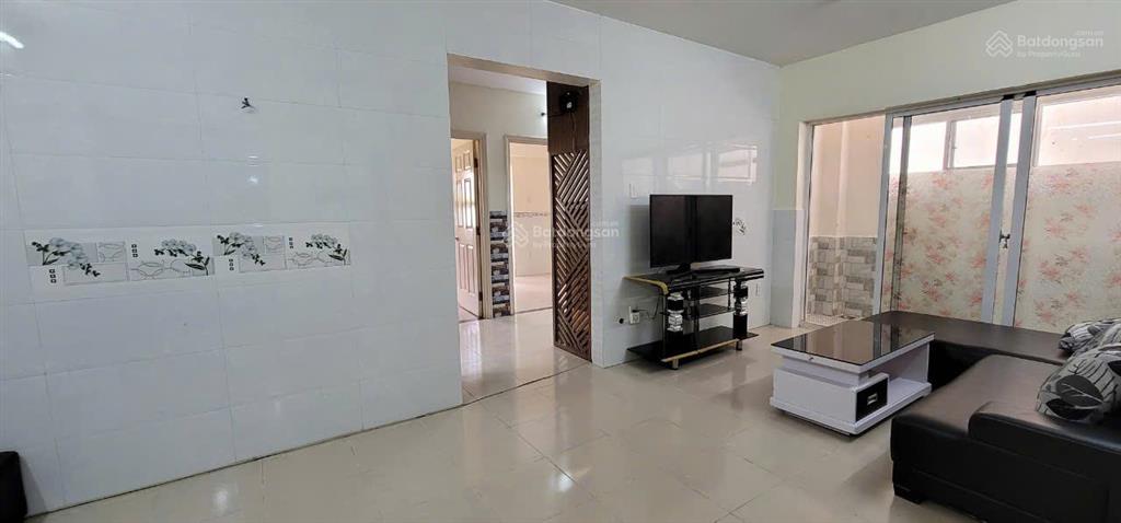 Chủ ngộp cần ra gấp bàu cát 2 lô b 3pn mới đẹp giá chỉ 4.2 tỷ (còn giảm sâu)