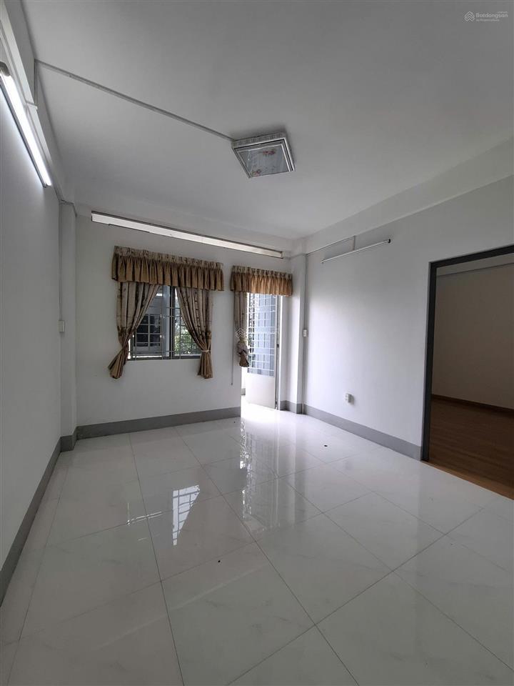 Bán căn hộ lý thường kiệt q10 50m2 (2pn) chính chủ đứng bán 2.75 tỷ